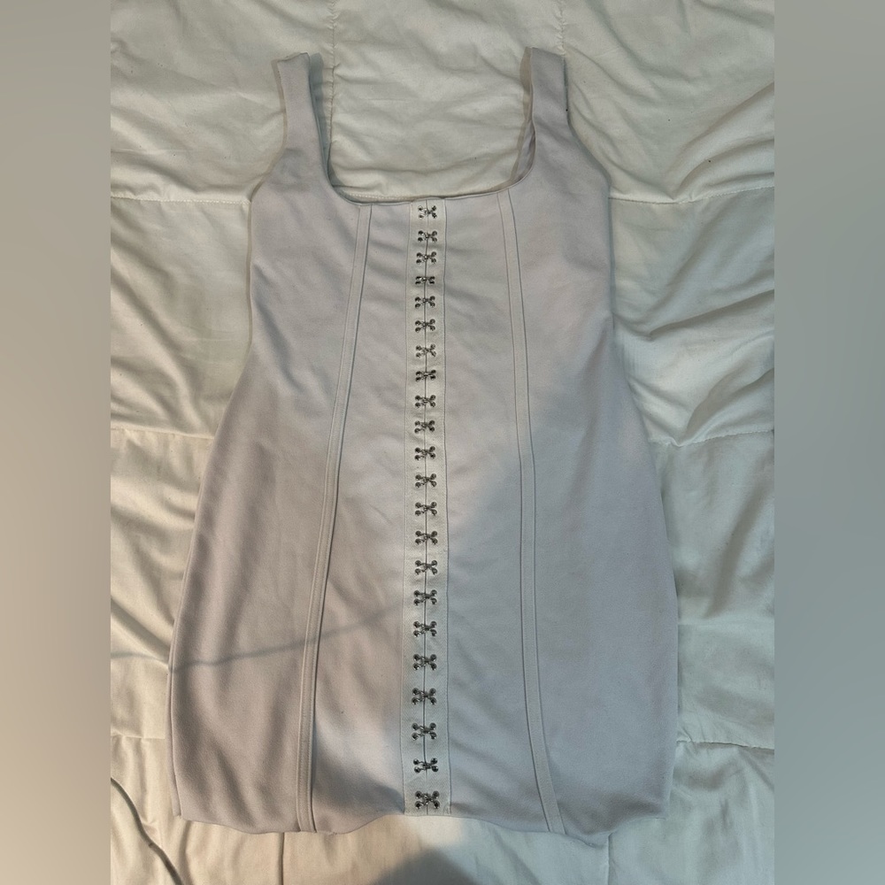 PrettyLittleThing-White Sleeveless Binding Detail Hook and Eye Dress